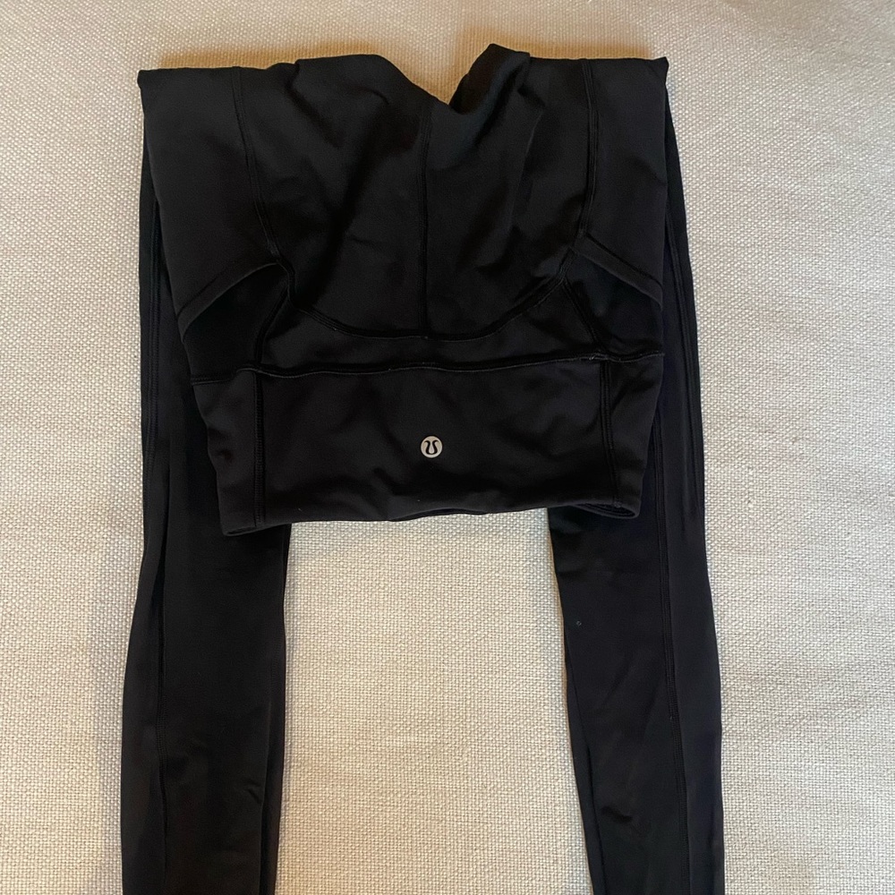 Black Lululemon yoga pants